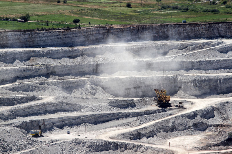 איזה תפקיד ממלא מדחס האוויר בתהליך הכרייה?