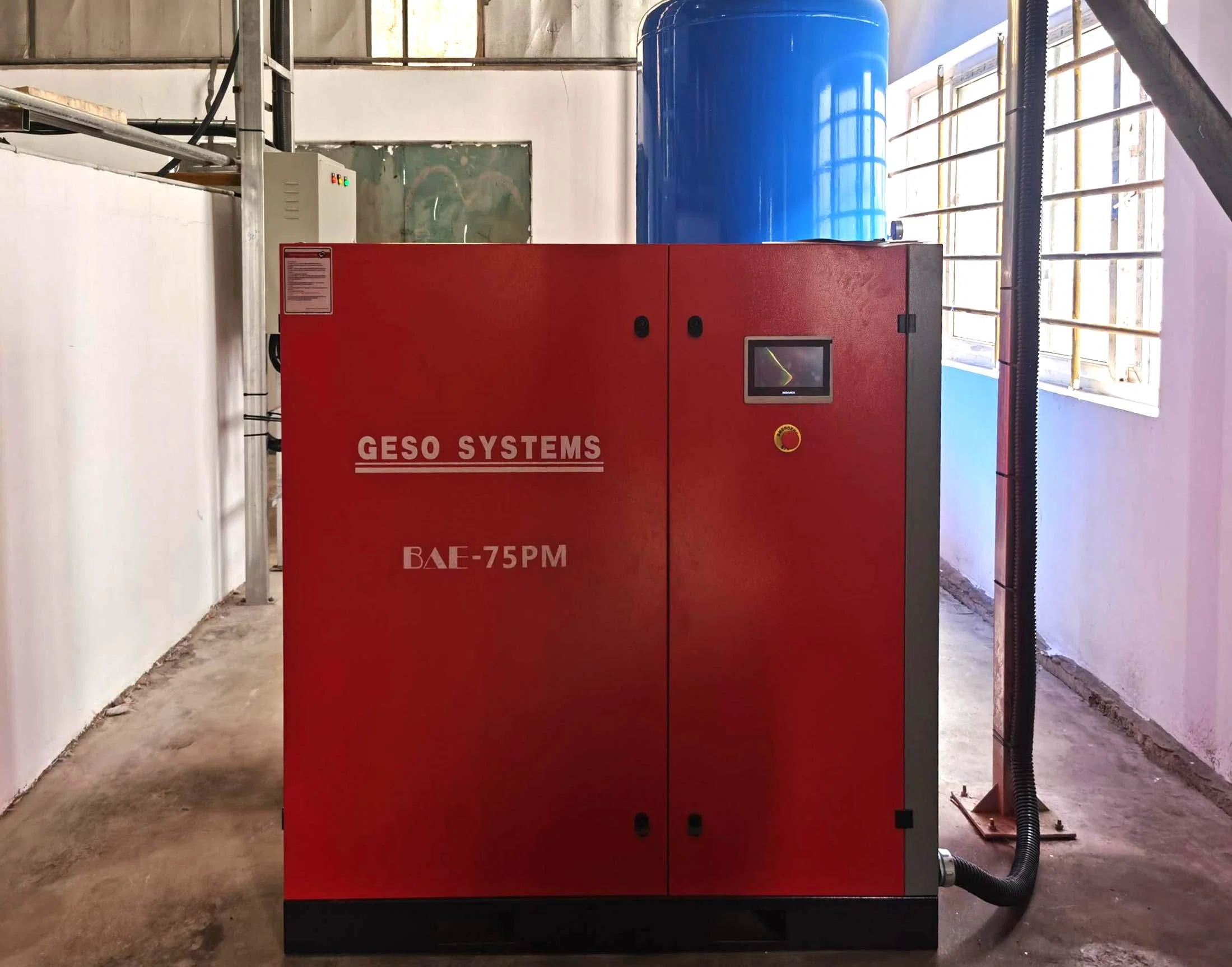 פתרון מדחס בורג 75kW לייצור כימיקלים וציפויים